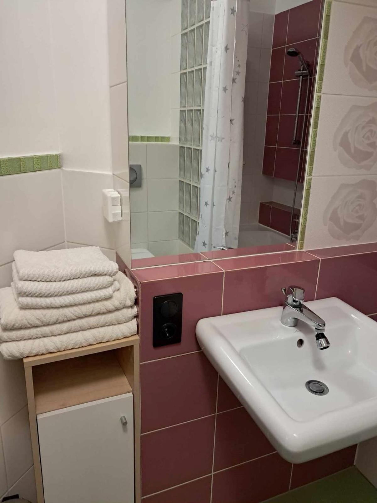 Apartament Julia 1-4 Os Parter Balkon Garaz Westerplatte Kielce Esterno foto