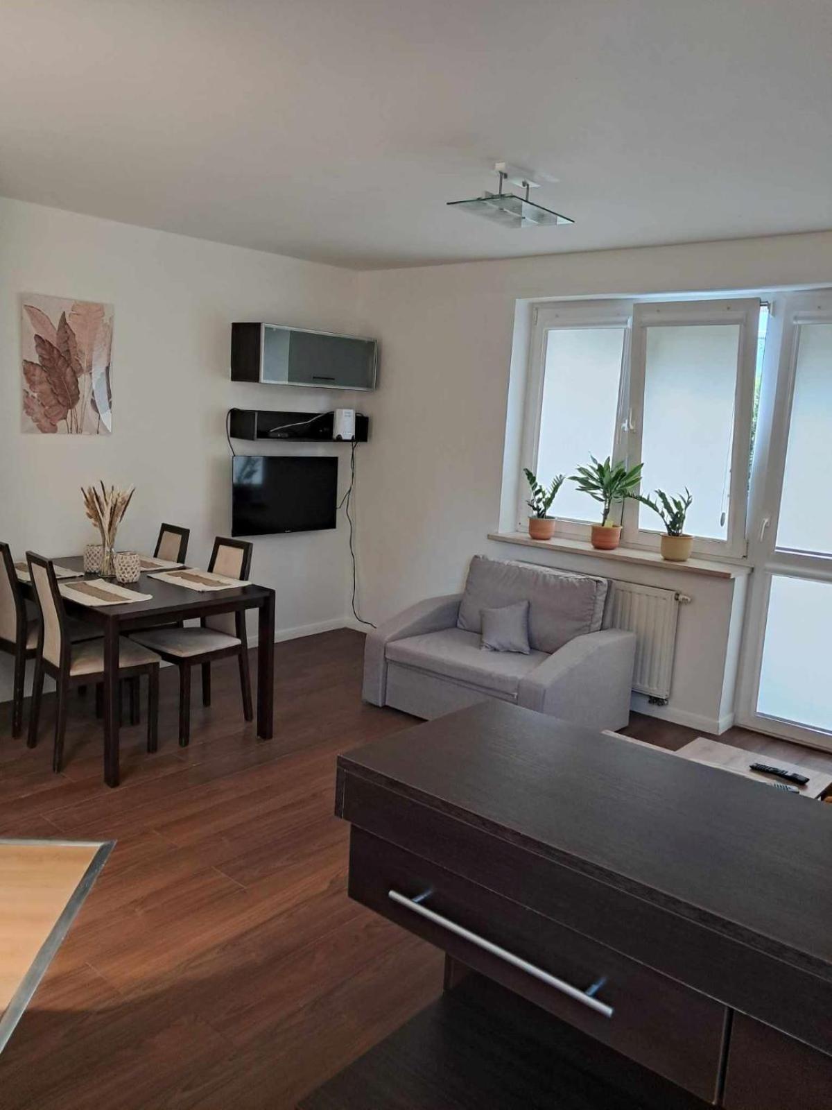Apartament Julia 1-4 Os Parter Balkon Garaz Westerplatte Kielce Esterno foto